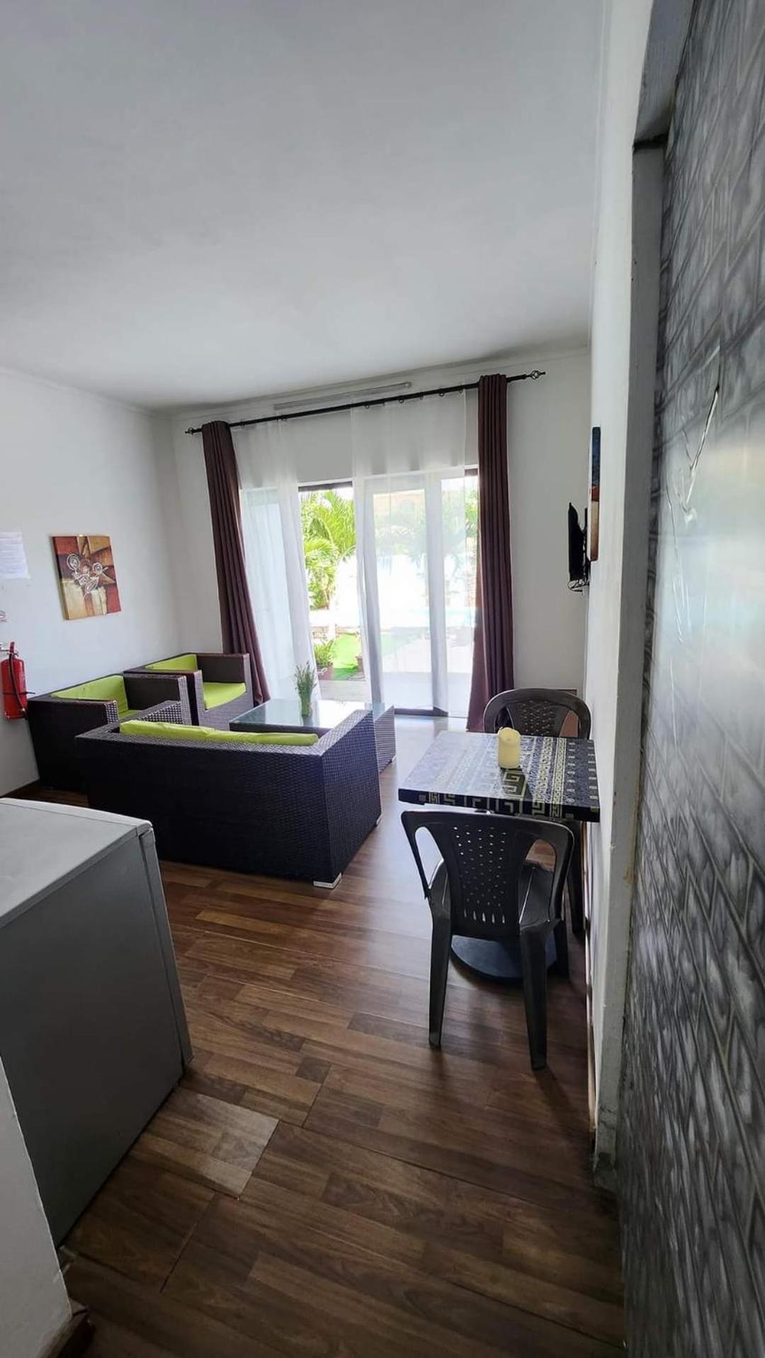 Le Binome Aparthotel Grand-Baie Eksteriør bilde